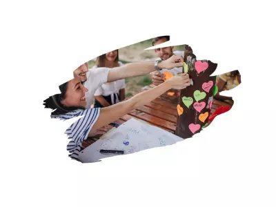 Groupe de collègues lors d’une sortie d’entreprise amusante