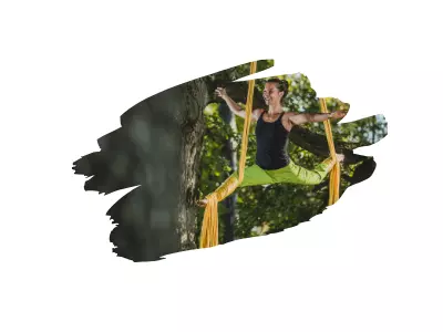 Acrobates et artistes de cirque lors d’une animation publique