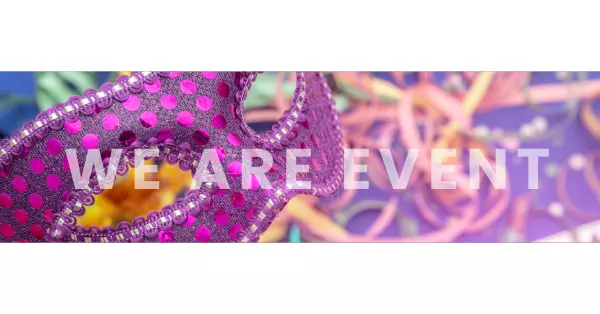 Animations de Noël avec fanfare et décorations lumineuses en plein air