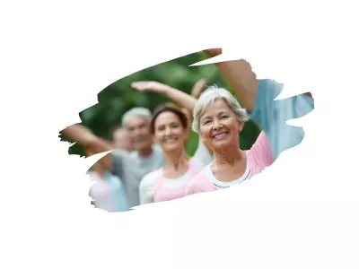 Participants adultes s’amusant lors d’une animation originale et conviviale